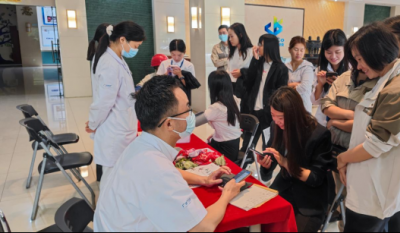 切脉问诊送健全，暖心服务进企业——合肥九洲国际官网携手广瑞医疗发展“健全进企业”义诊活动